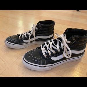 Vans of the Wall high tops, cute cute!! Size 6